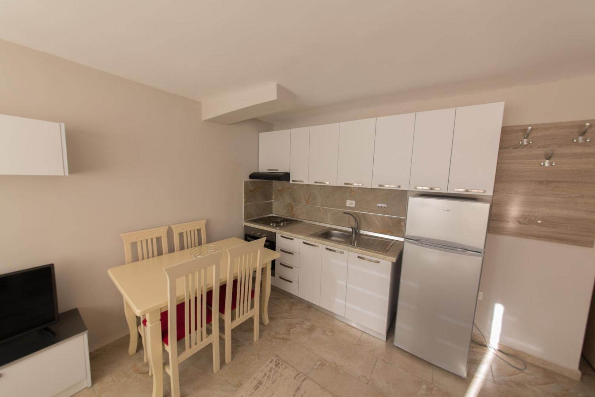 Apartments Qerret Golem  Pokoj fotografie